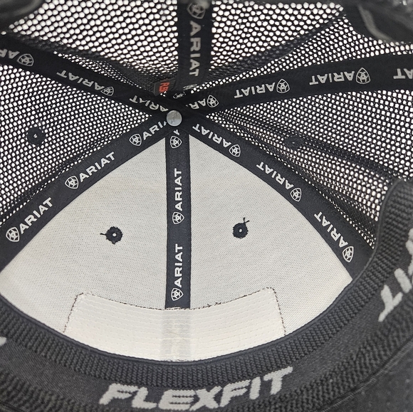 Ariat Flexfit Mesh Trucker Hat Gray Heather Black L/XL Leather Patch Western - Picture 3 of 5